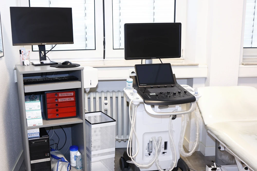 Ultraschallgerät im Gefäßzentrum Bielefeld – moderne Medizintechnik für Gefäßdiagnostik