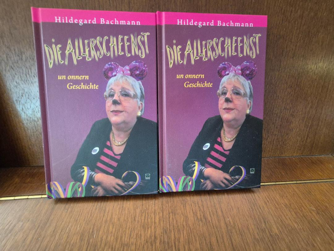Buchcover Die Allerscheenst von Hildegard Bachmann, un onnern Geschichte, zwei Exemplare nebeneinander