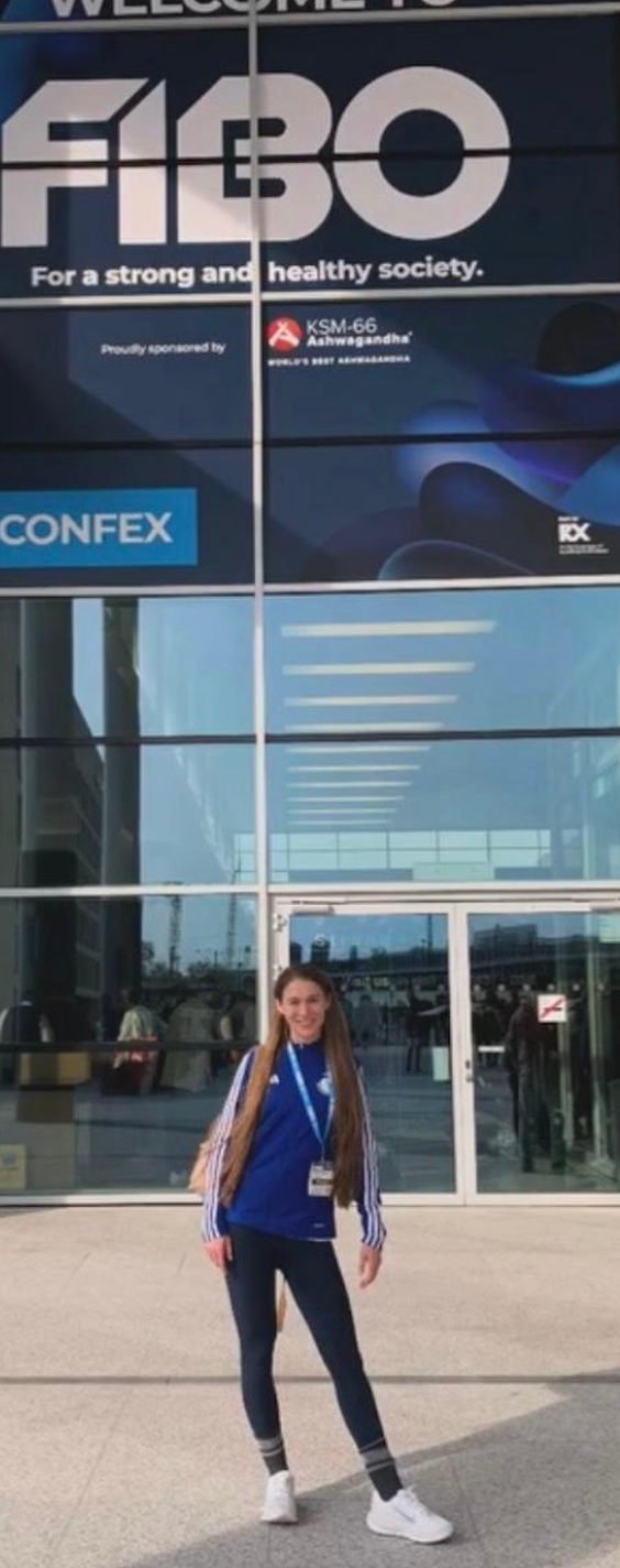 Eingang zur Messe mit CONFEF-Logo am 18. April 2026