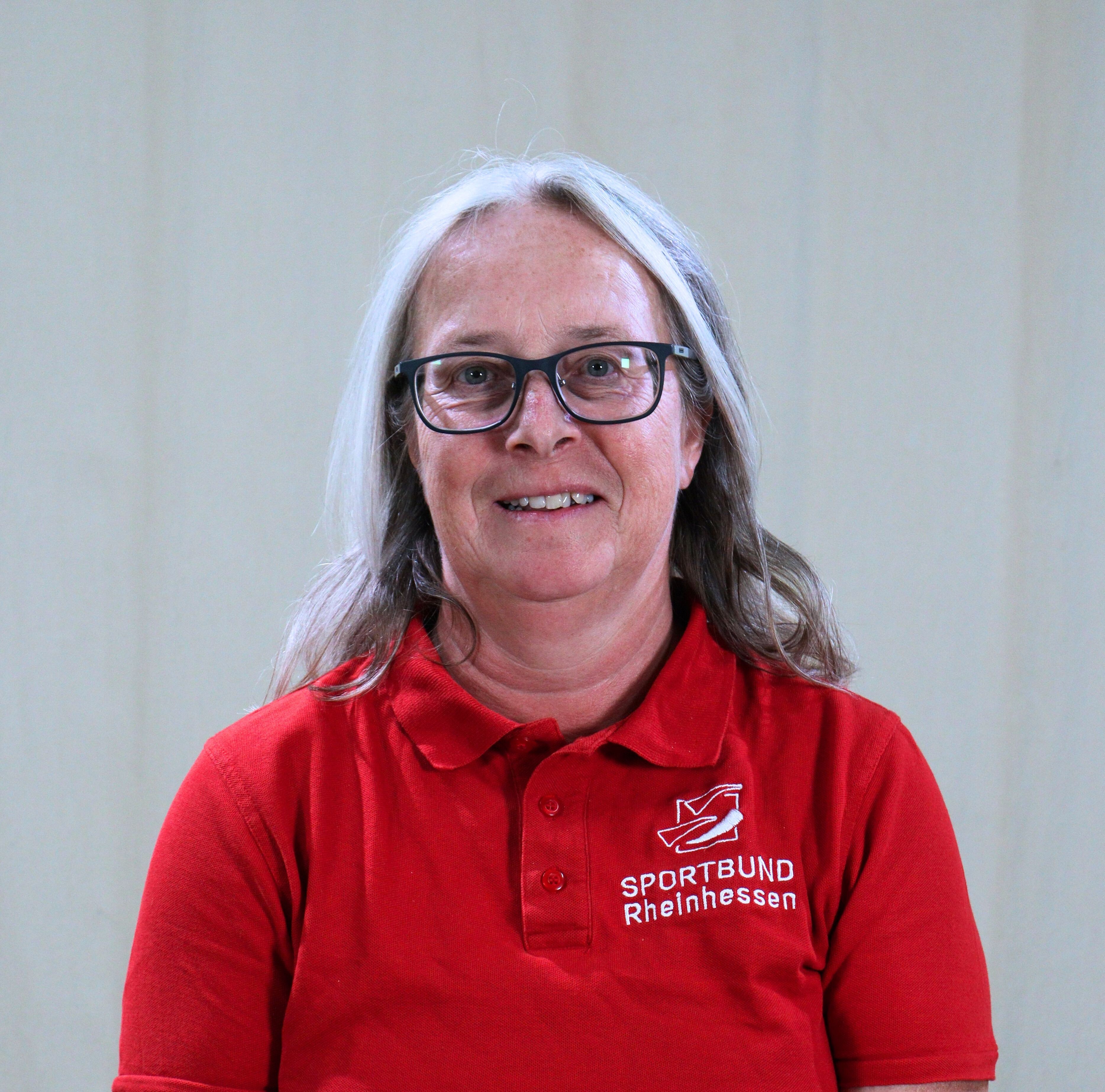 Heike im roten Sportbund Rheinhessen T-Shirt