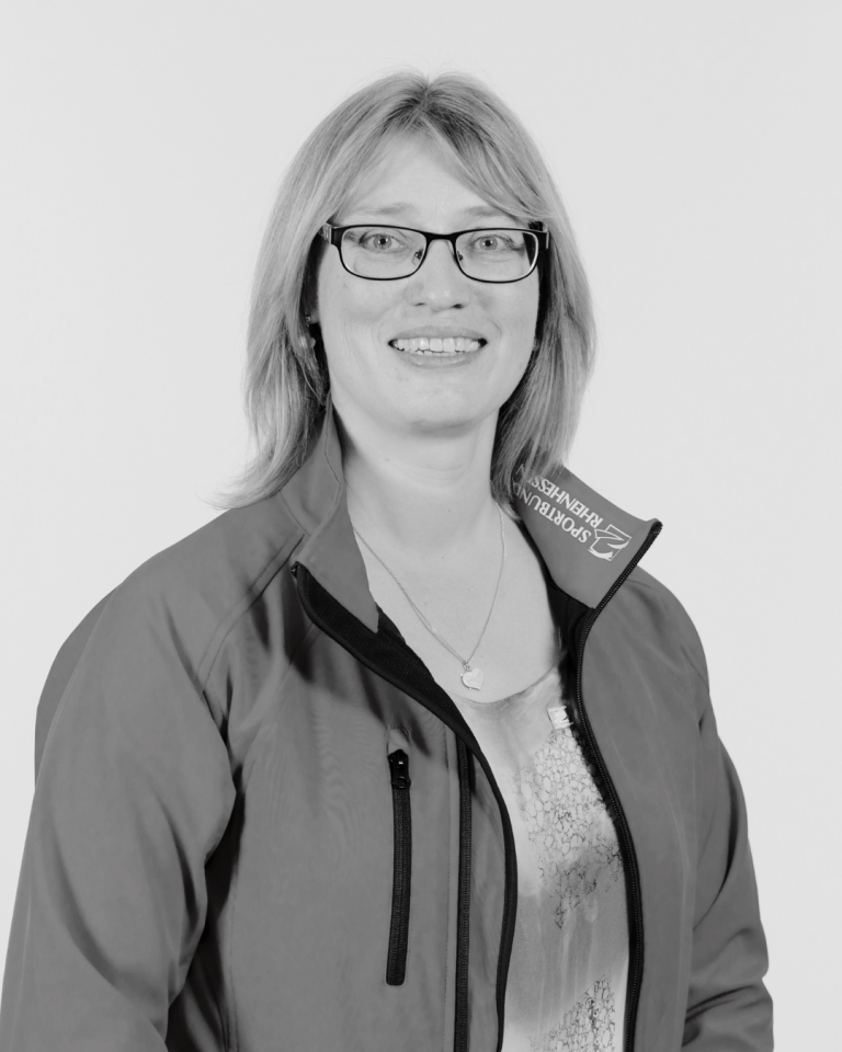 Nachruf Bild von Nicole Muth in Schwarzweiß