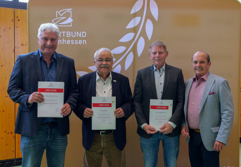 Ehrungen beim SKT AZWOWO mit Urkundenverleihung durch den Sportbund Hessen