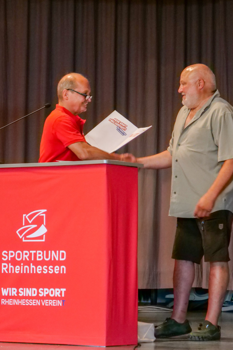 Ehrung von Willi Kumm durch den Sportbund Rheinhessen