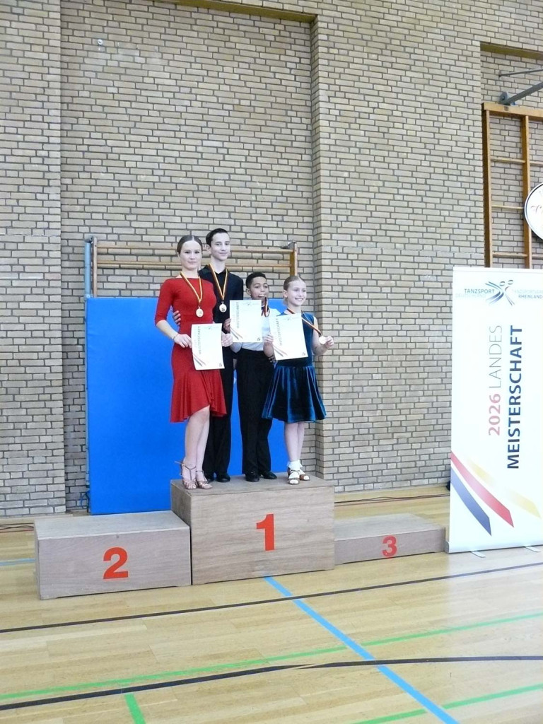 Siegerehrung bei der Landesmeisterschaft 2026 des Tanzsportzentrums Mittelrhein mit Gewinnern auf dem Podest