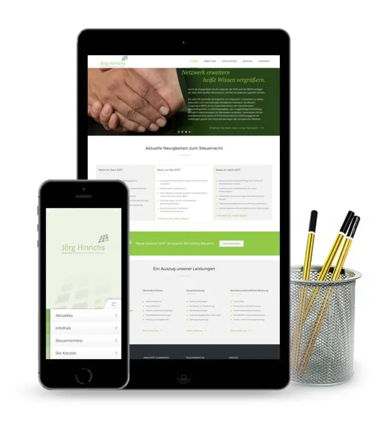 Webseite auf verschiedenen Geräten wie Tablet und Smartphone dargestellt