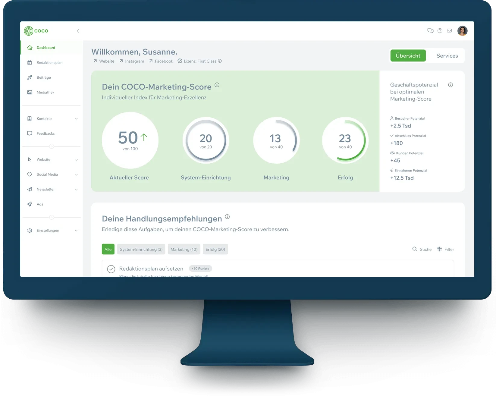 COCO Monitor Dashboard mit Marketing-Score und Handlungsempfehlungen auf einem Bildschirm