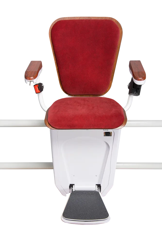 Treppenlift Alpha Premium in rubinrot dunkel mit Holzarmlehnen