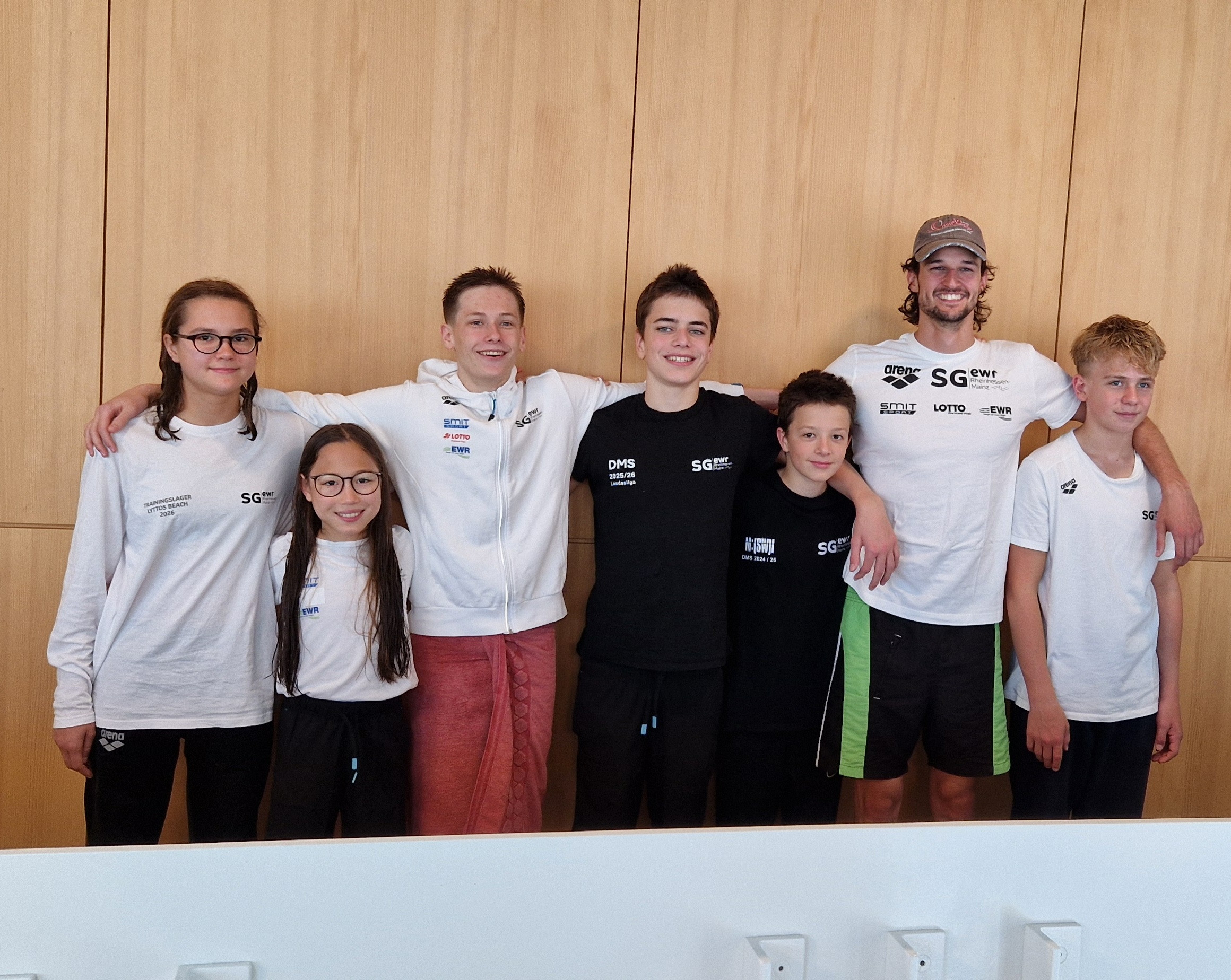 Gruppenfoto von Schwimmern der SG EWR Rheinhessen-Mainz am 22.05.2026