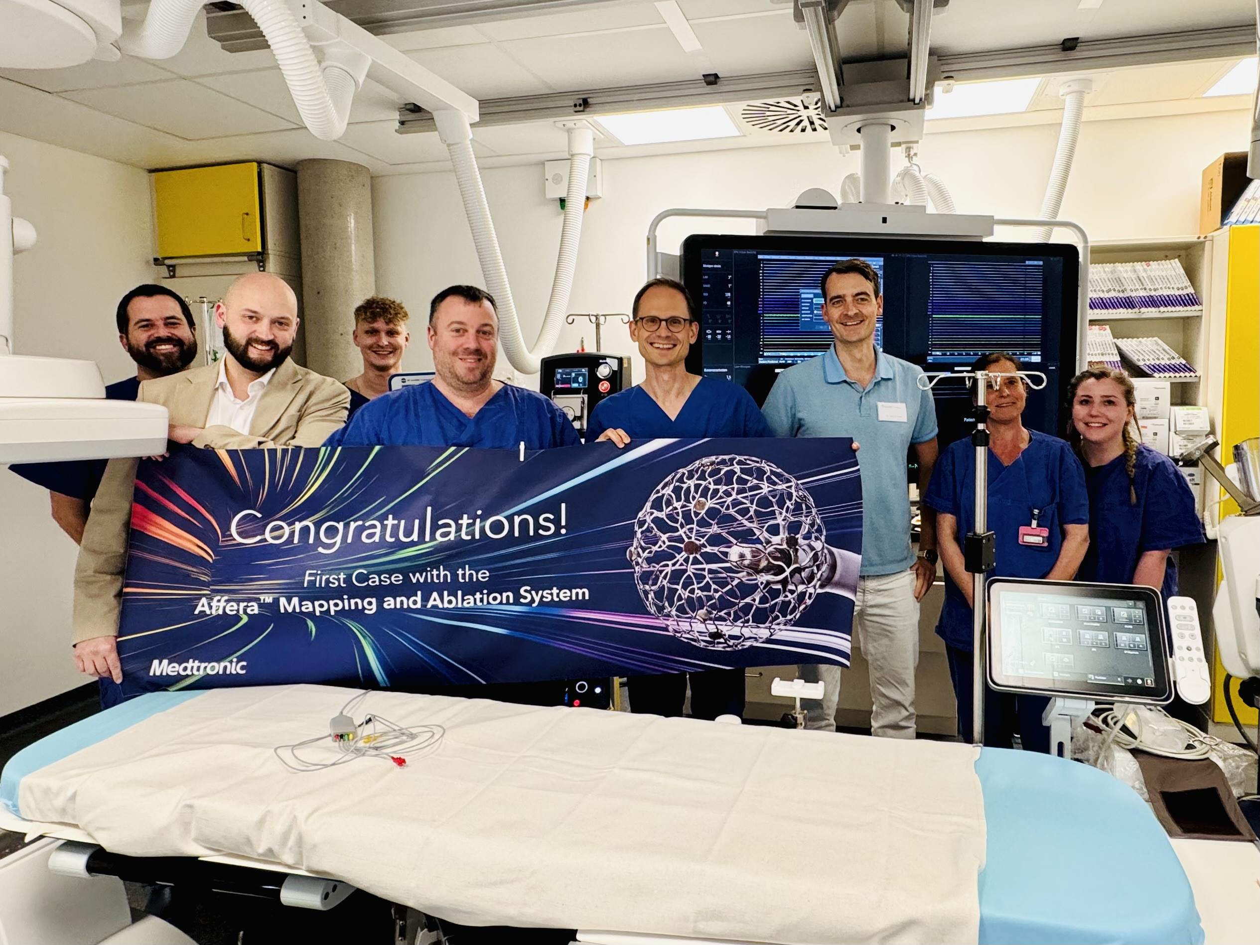 Ärzte-Team feiert ersten Einsatz des Affera Mapping and Ablation System von Medtronic im Operationssaal