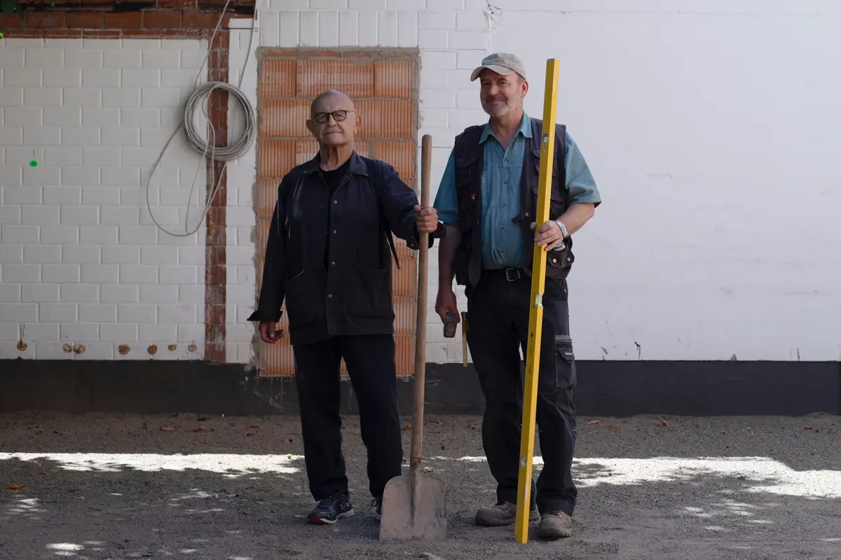 Bauarbeiter auf einer Baustelle als Referenzprojekt für Jim Dine