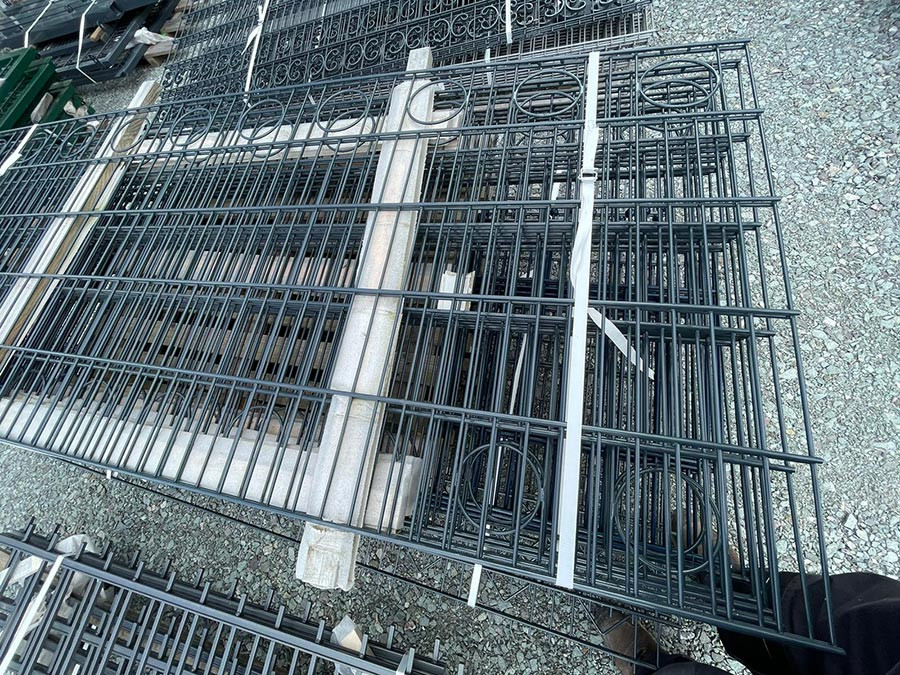 Doppelstabmatte 15 Meter mit Schmuckstreifen, Zaunelemente aus Metall