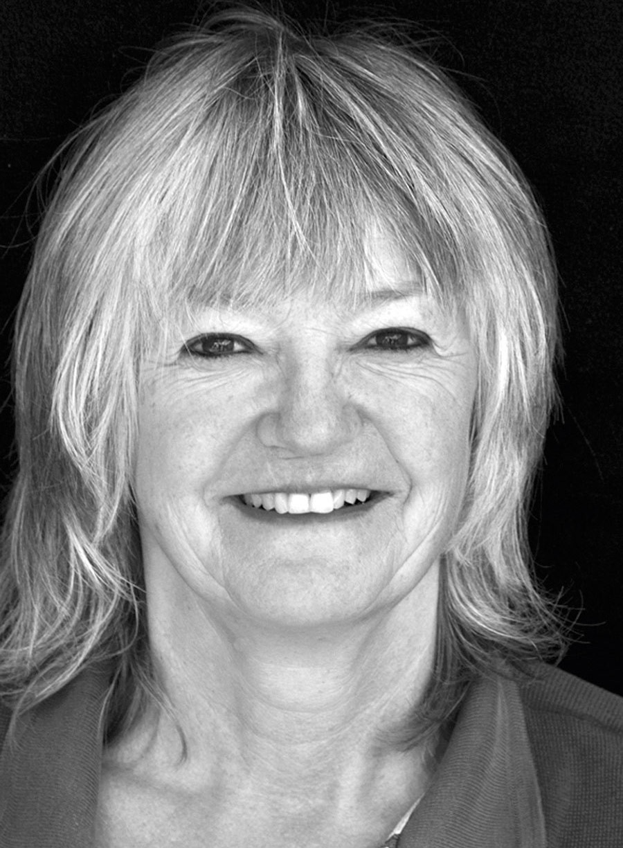 Porträtfoto von Almut Adler in Schwarzweiß