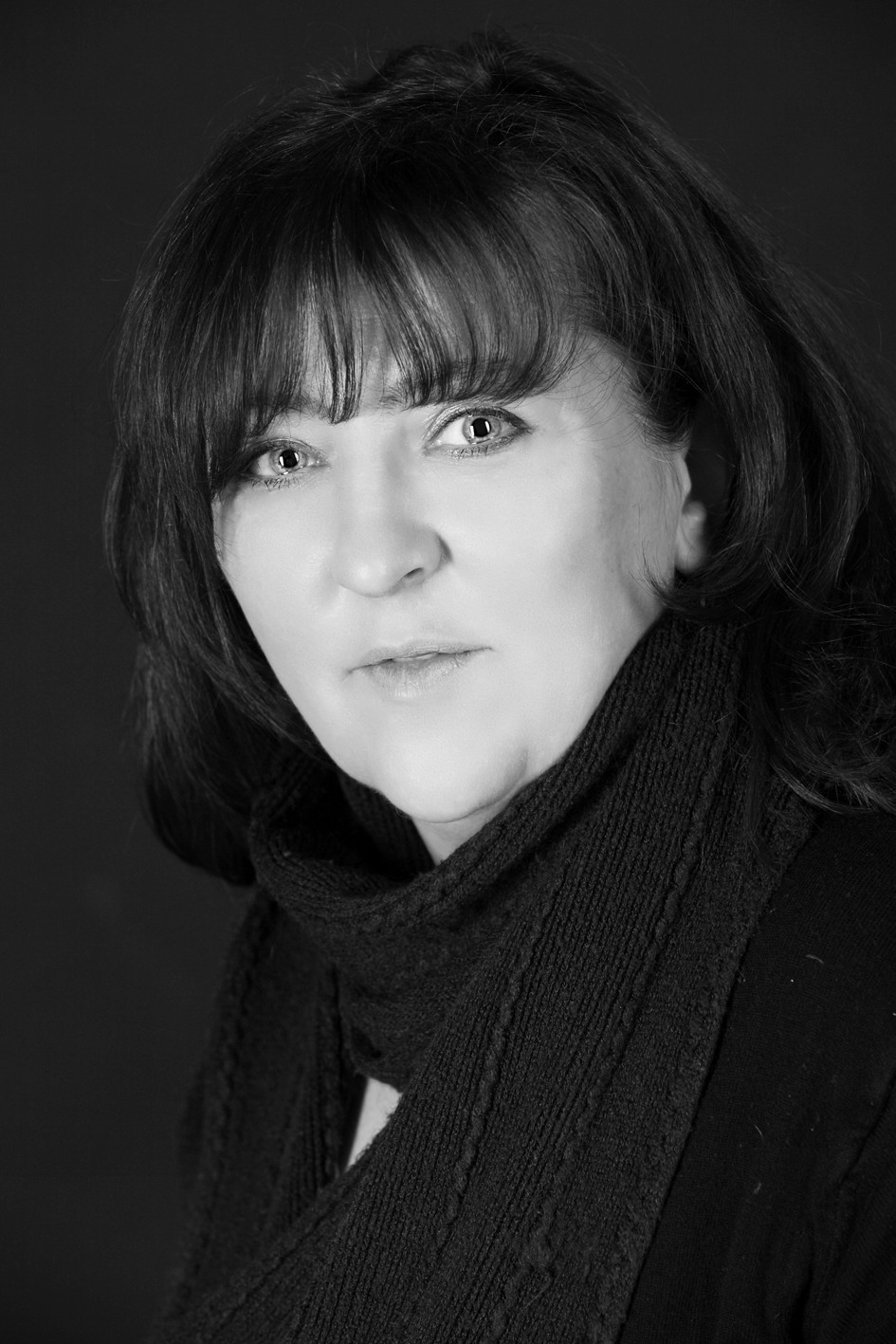 Porträt von Stephanie Eckgold in Schwarz-Weiß