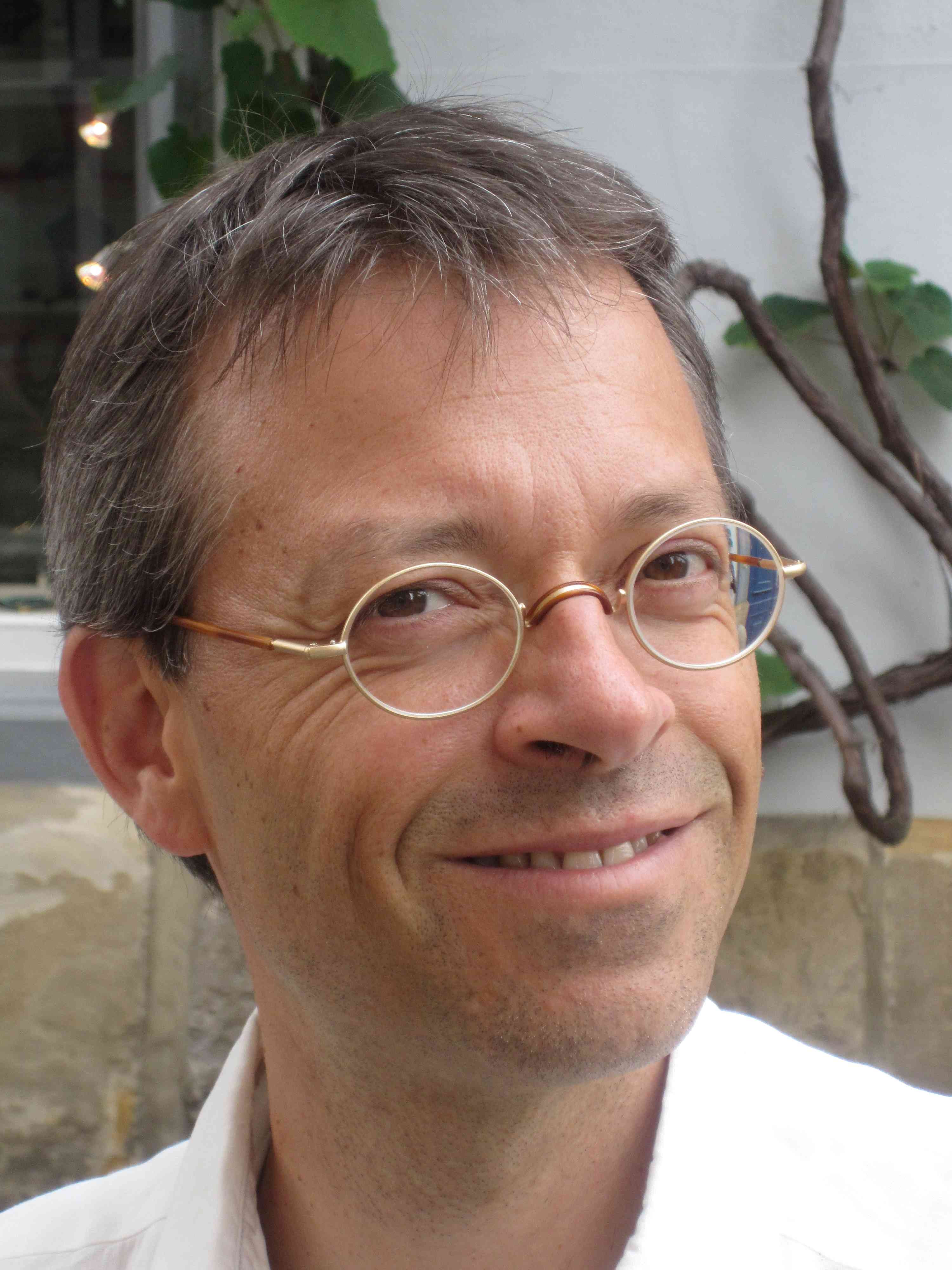 Porträt von Prof. Dr. med. Matthias Karst