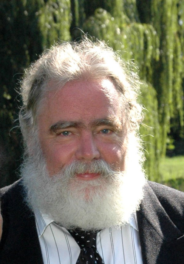 Porträt von Dieter J. Zittlau im Freien