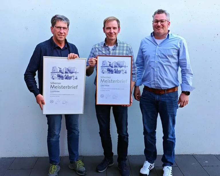 Zwei Meisterjubiläen bei der Innung für Elektrotechnik Gifhorn-Wittingen: Geehrte Handwerksmeister mit Silbernem Meisterbrief