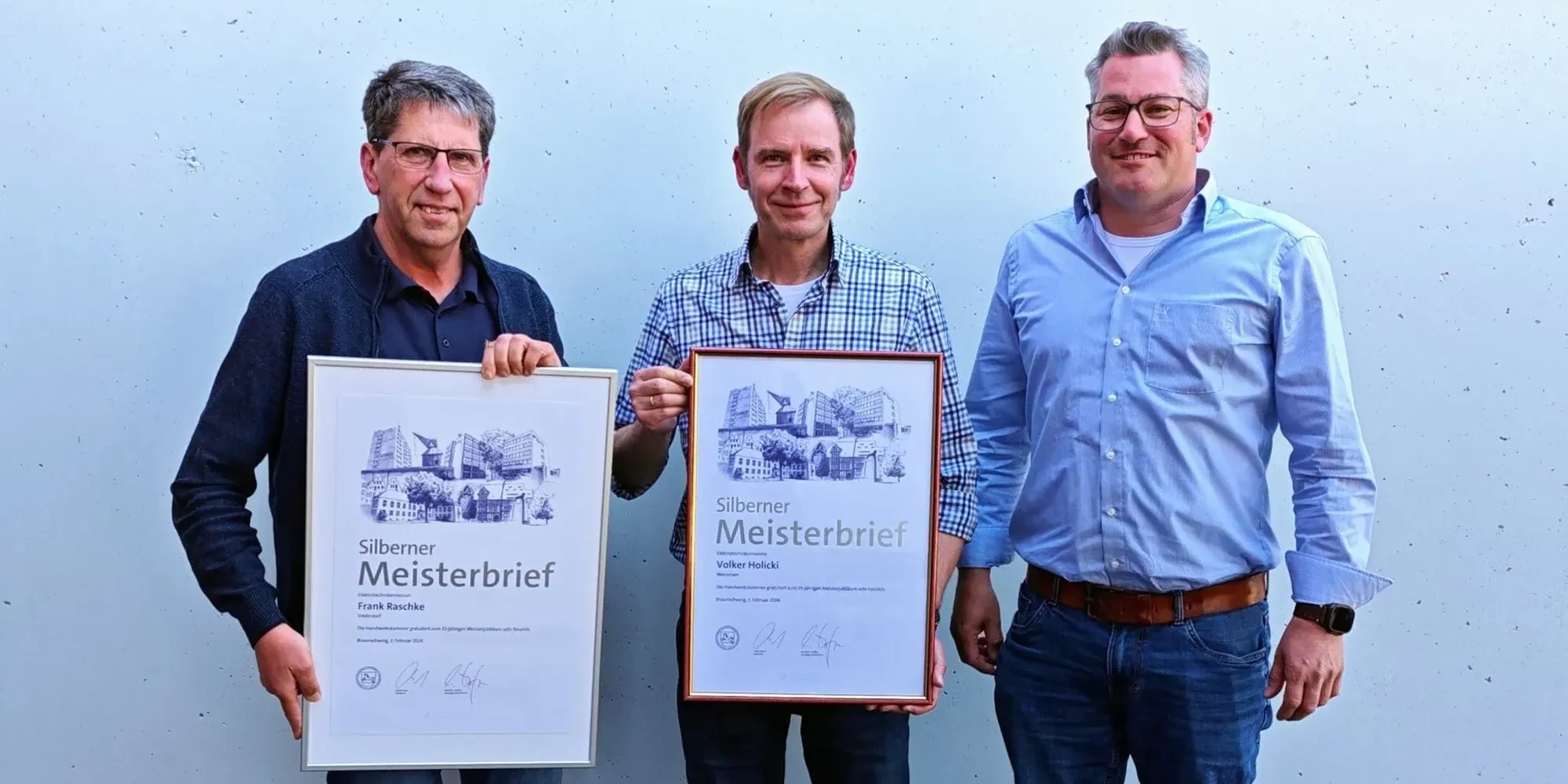 Zwei Meisterjubiläen bei der Innung für Elektrotechnik Gifhorn-Wittingen: Geehrte Handwerksmeister mit Silbernem Meisterbrief