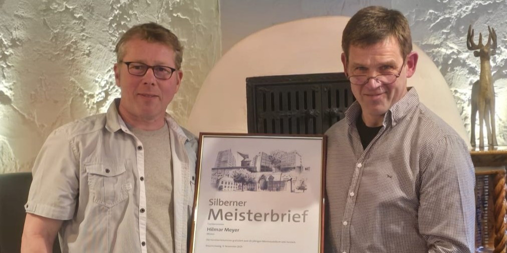 Ehrung eines Tischlers mit silbernem Meisterbrief im Mai 2026