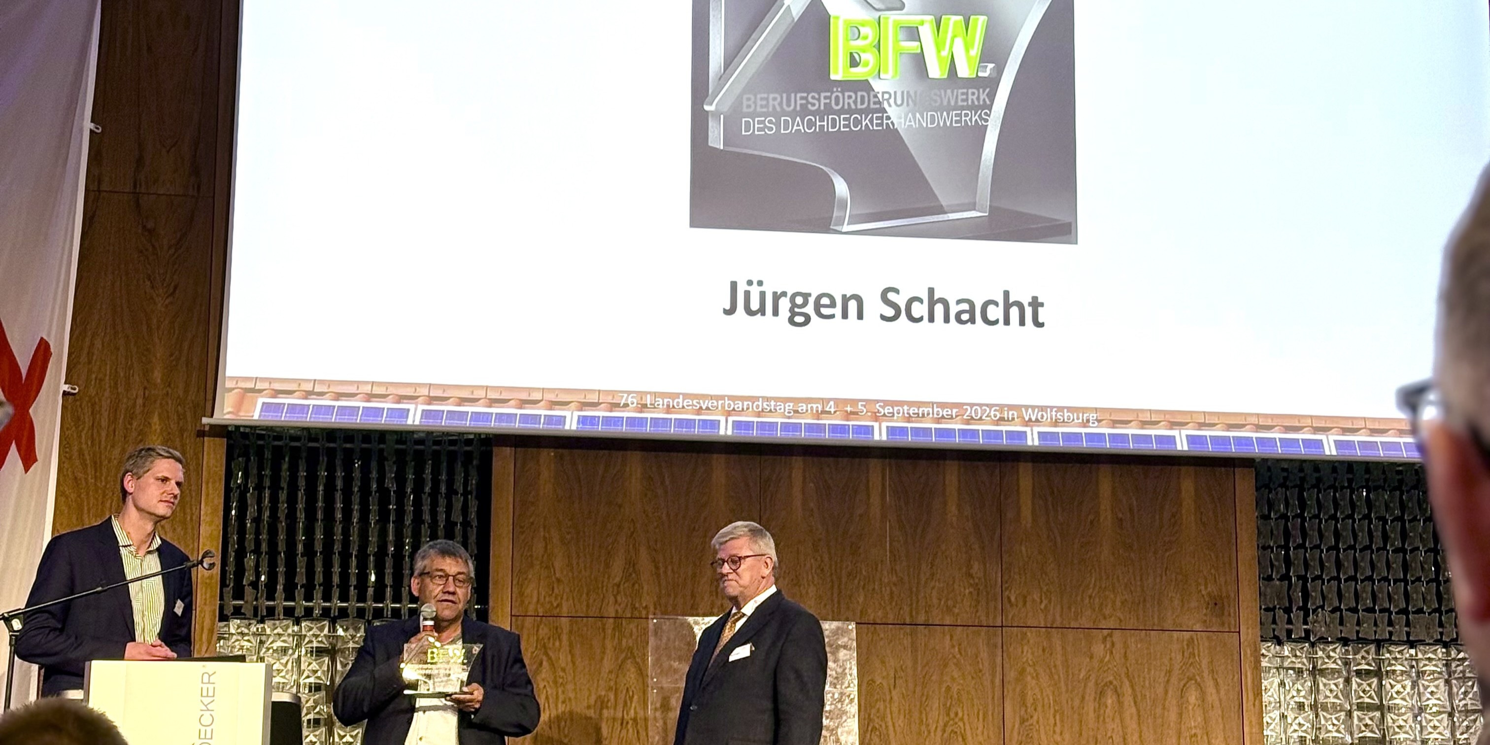 Jürgen Schacht erhält den BFW Award beim 76. Landesverbandstag des Dachdeckerhandwerks 2026 in Wolfsburg