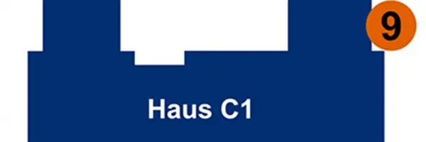 Gebäudebeschilderung Haus C1 mit blauem Hintergrund