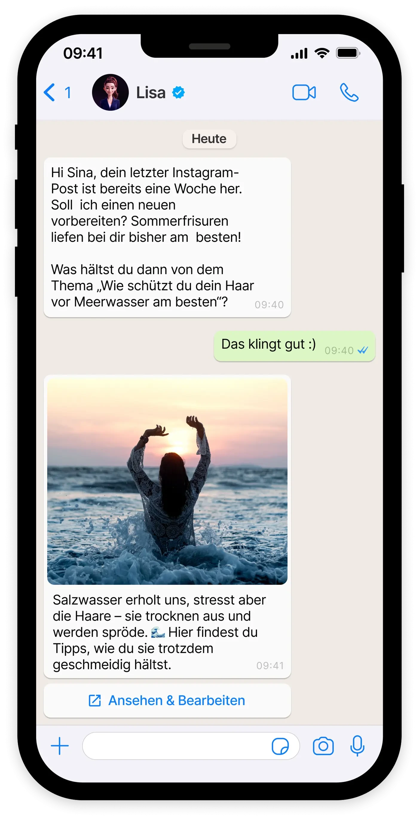 Lisa Chat Beauty Mockup: WhatsApp-Chat über Sommerfrisuren und Haarschutz vor Meerwasser mit Bild einer Frau im Meer bei Sonnenuntergang