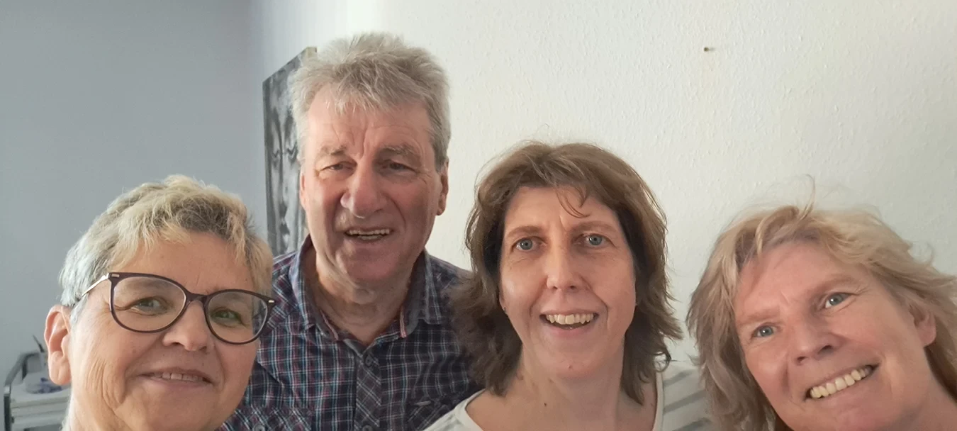 Das Praxisteam gemeinsam im Gruppenfoto