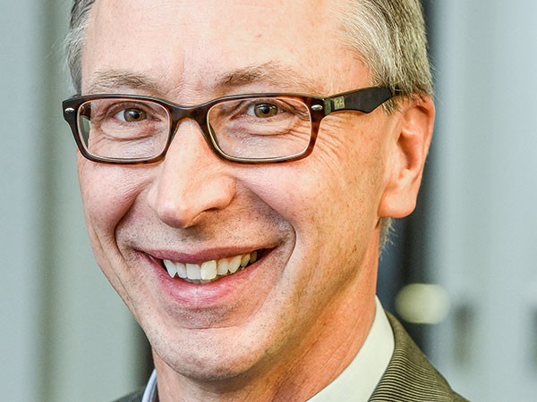 Prostata Hilfe Deutschland: Portraitfoto von Dr. Knut Müller, Mitgründer der Prostata Hilfe Deutschland