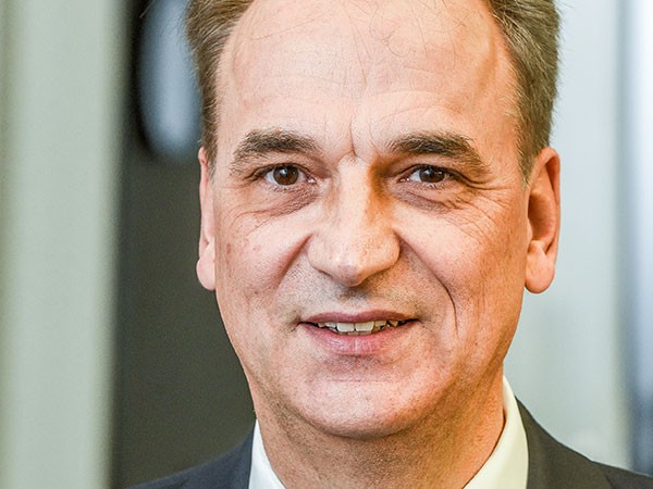 Prostata Hilfe Deutschland: Portraitfoto - Doktor Schiefelbein