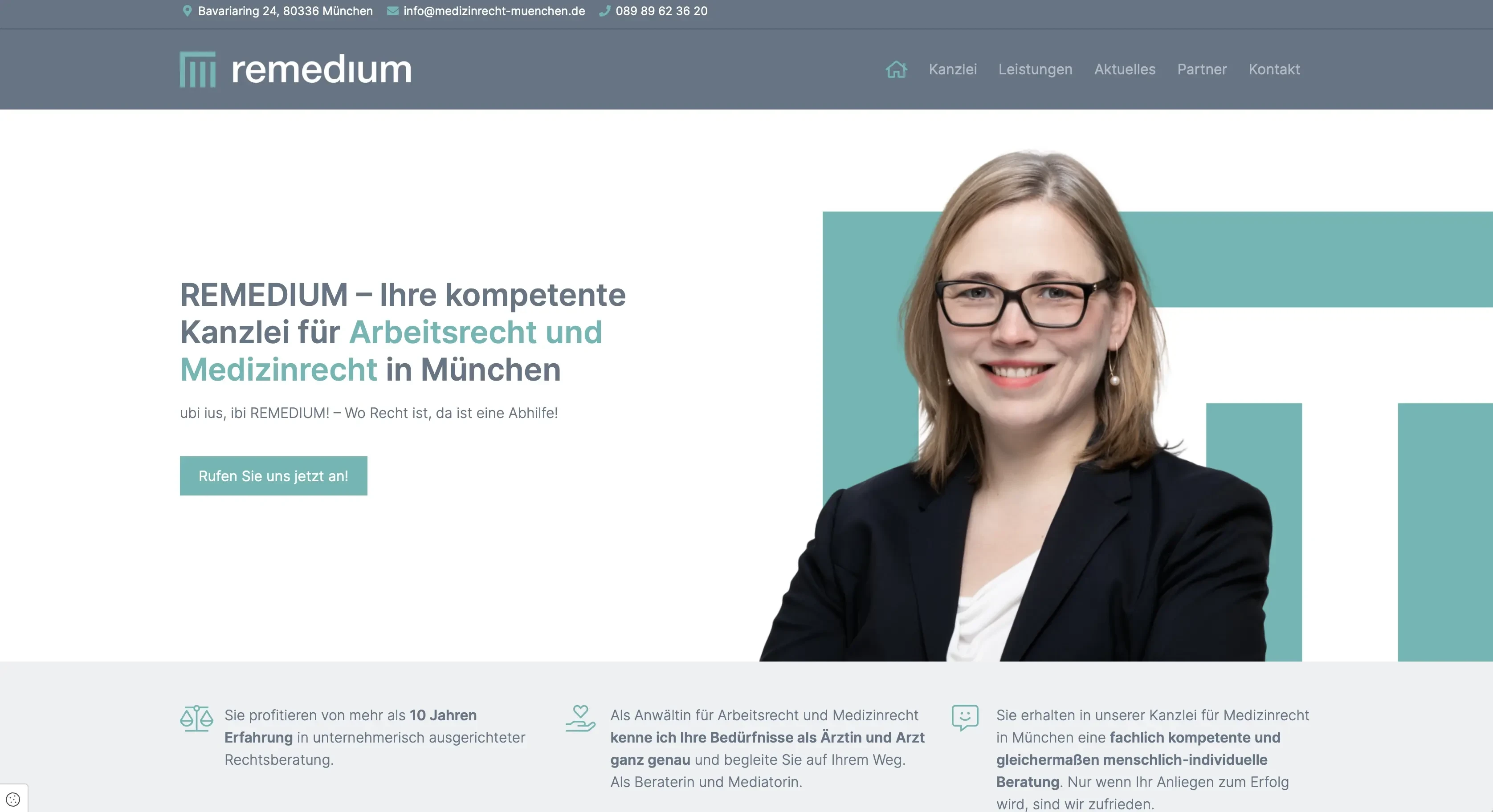 Screenshot einer Website für Arbeitsrecht und Medizinrecht in München mit Porträt einer Anwältin