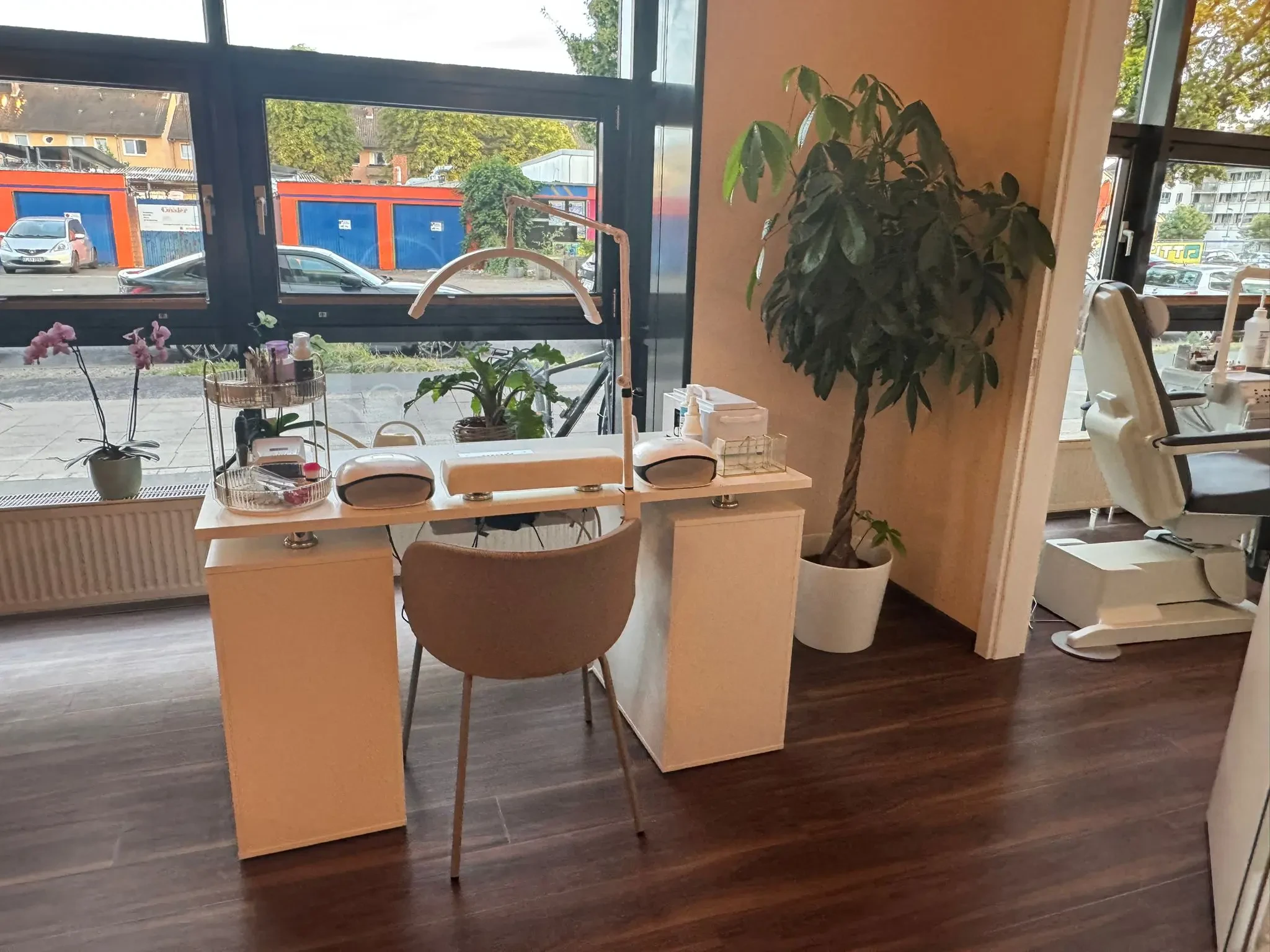 Impressionen Kosmetik und Podologie Institut M. Klöpper – moderner Arbeitsplatz im Studio Moderner Arbeitsplatz im Kosmetik- und Podologie Institut M. Klöpper – Impressionen aus dem Studio