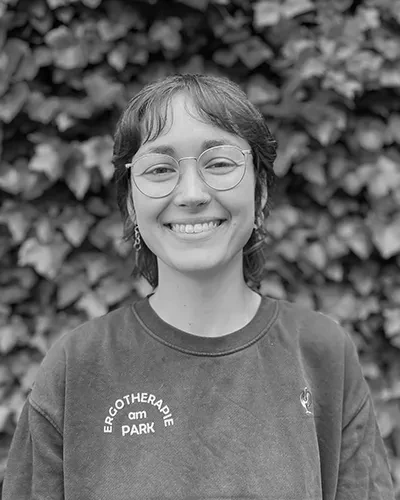 Portrait von Lotte Kienlin, Mitarbeiterin bei Ergotherapie am Park