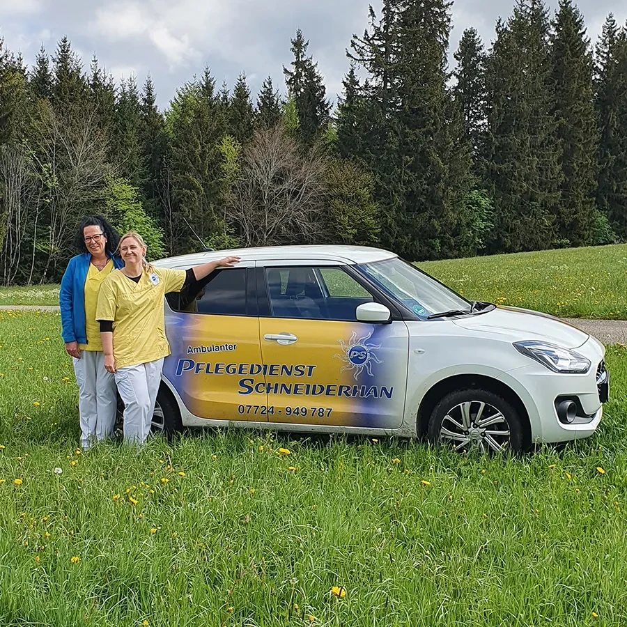 Firmenfahrzeug des ambulanten Pflegedienst Schneiderhan