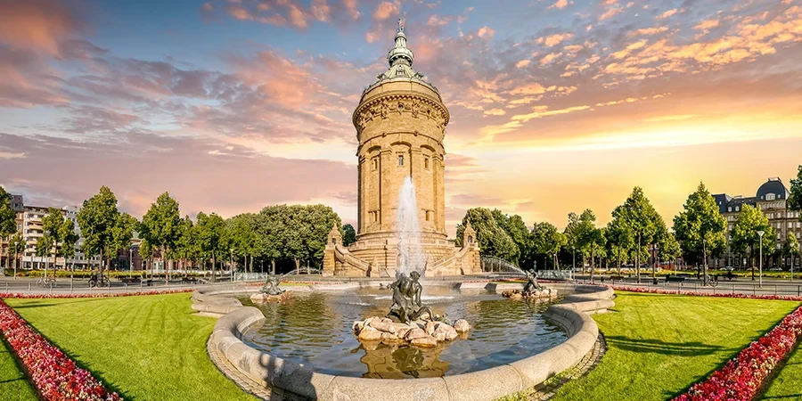 Wasserturm Mannheim bei Sonnenuntergang – Kontakt und Standort Mannheim