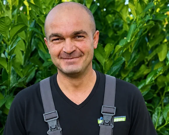 Porträt von Andreas Frei, Mitarbeiter im Garten- und Landschaftsbau