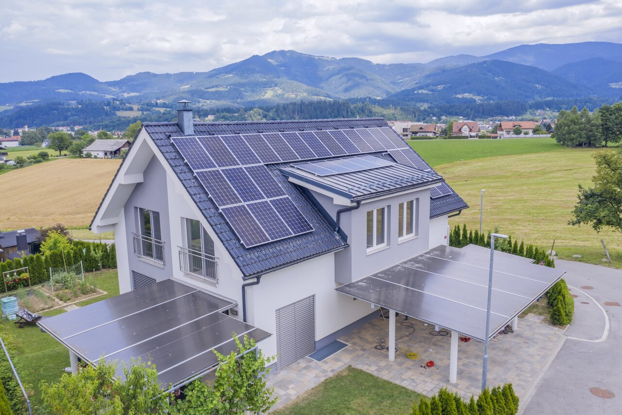 Haus nach Reinigung der PV-Anlage in Offenburg Einfamilienhaus nach Reinigung der PV-Anlage in Offenburg