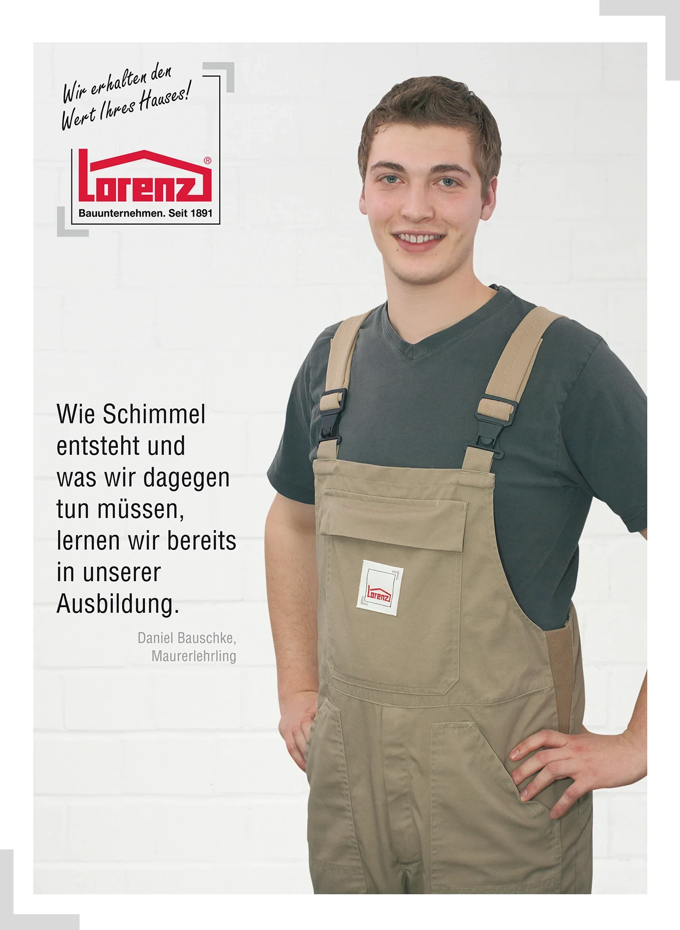 Maurerlehrling Daniel Bauschke vom Bauunternehmen Lorenz erklärt Schimmelbeseitigung in der Ausbildung