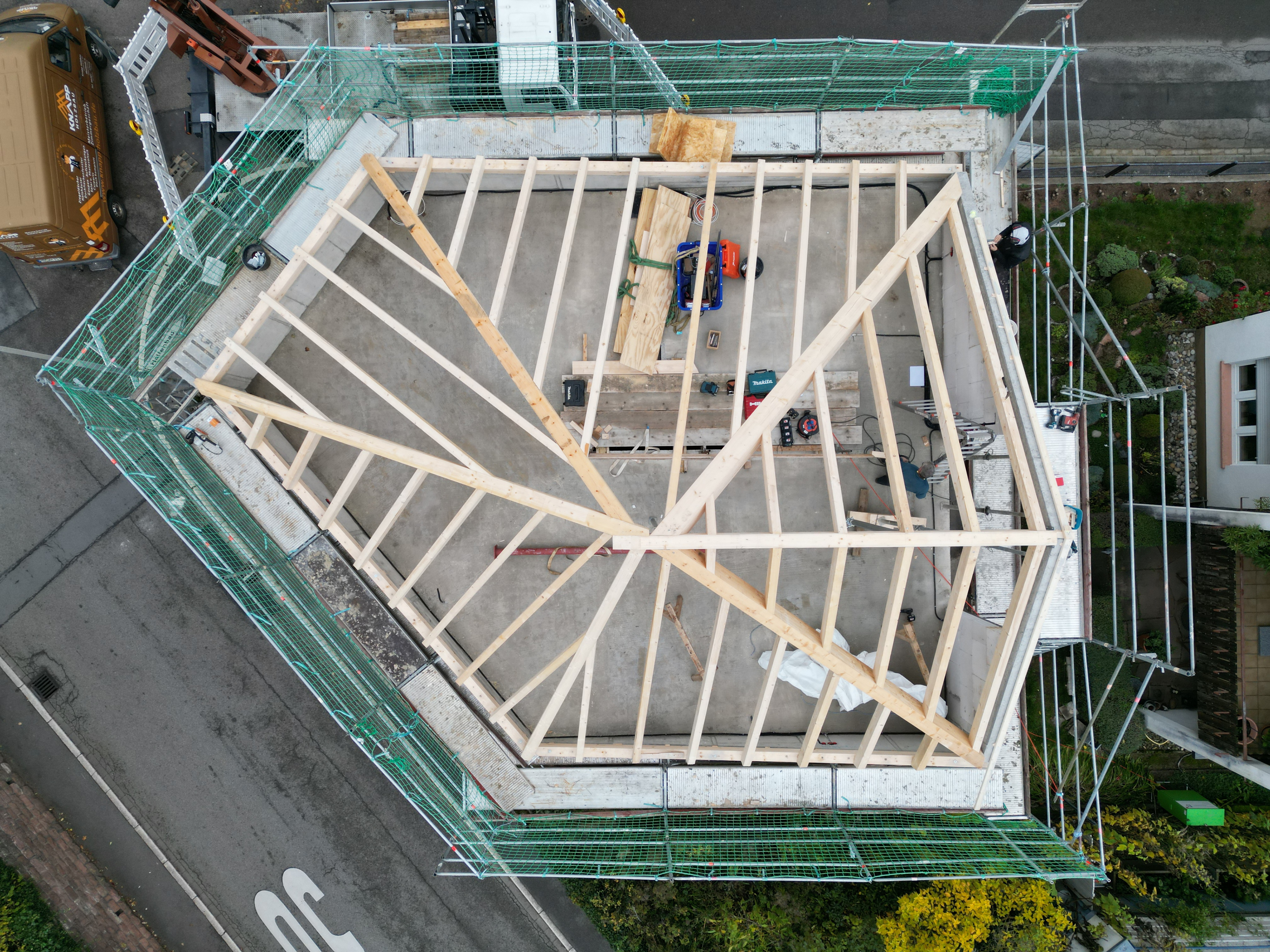 Aufgerichtete Dachkonstruktion