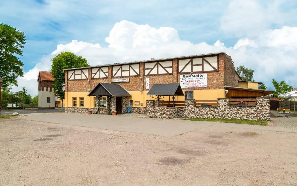 Außenansicht der Gaststätte & Pension zur alten Scheune