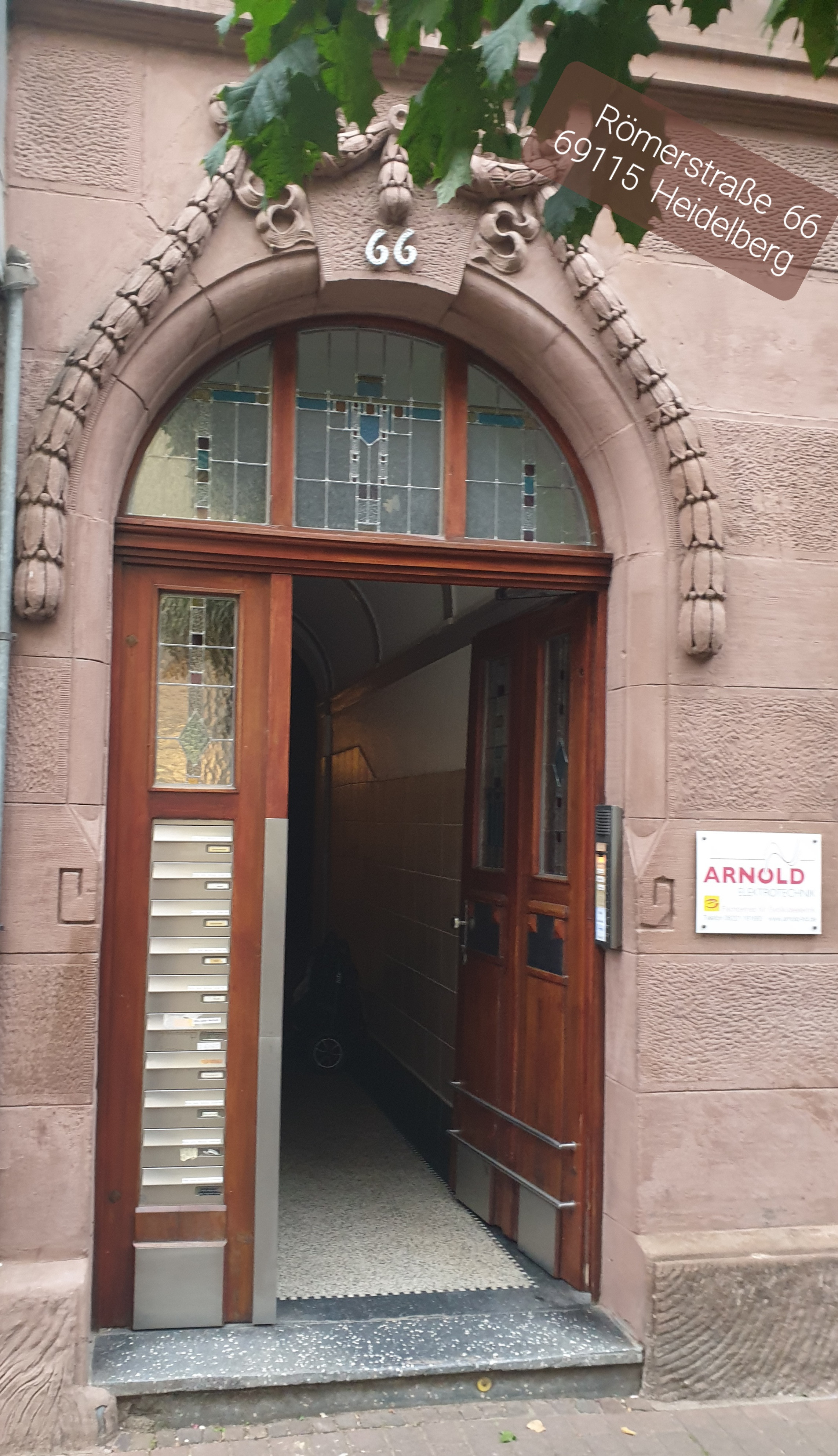 Eingang zur Arnold Elektrotechnik an der Römerstraße 66 in Heidelberg