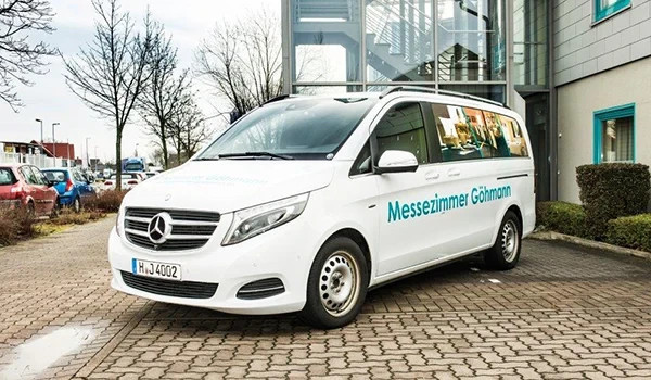 Shuttlebus von Messezimmer Göhmann zur Anfahrt zur Messe