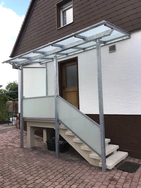 Seitlicher Eingang