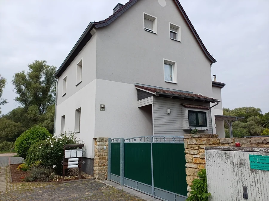 Referenzobjekt von CW Partnerputz – modern saniertes Einfamilienhaus mit neuem Außenputz