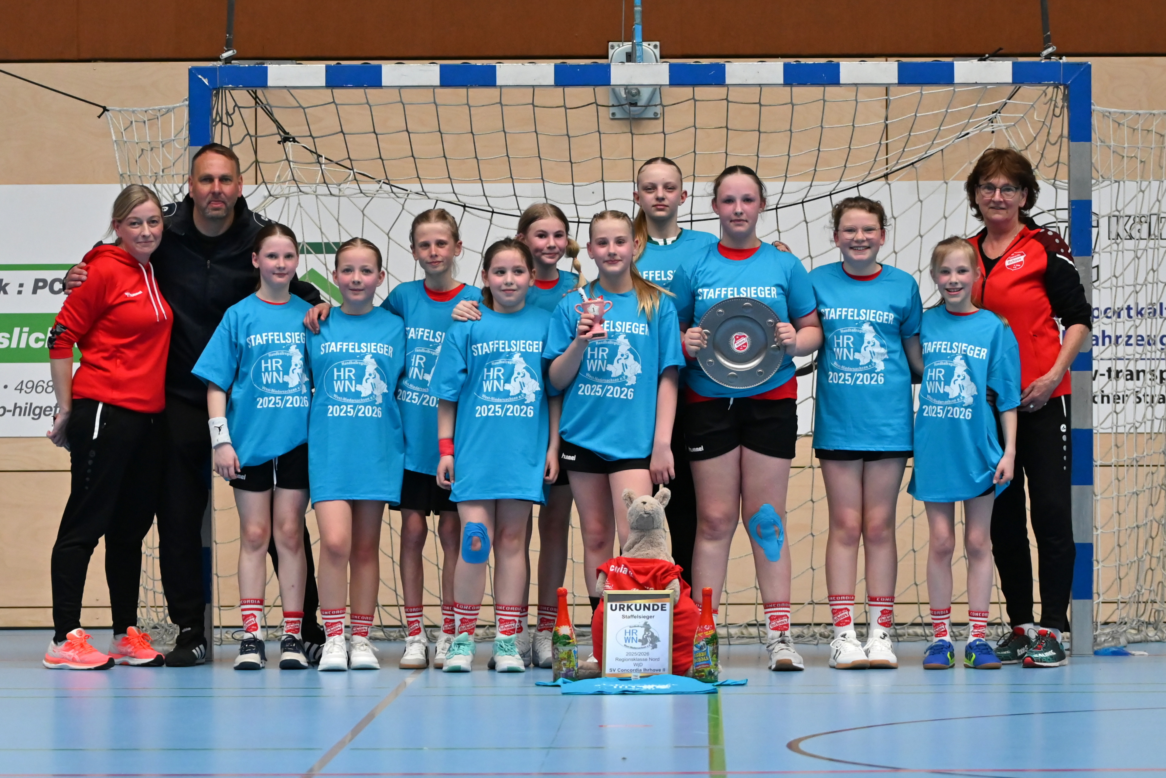 Handballteam Concordia Ihrhove RK WJD als Staffelsieger 2025/2026 in der Sporthalle