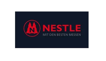 Nestle Logo mit Slogan 'Mit den besten Messen' auf dunklem Hintergrund