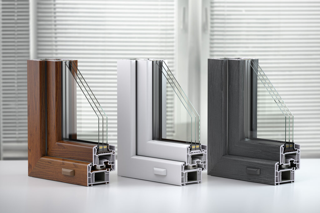 Moderne Fensterrahmen in unterschiedlichen Ausführungen in Freiburg Verschiedene Fensterrahmen-Profile aus Kunststoff und Holzoptik in Freiburg