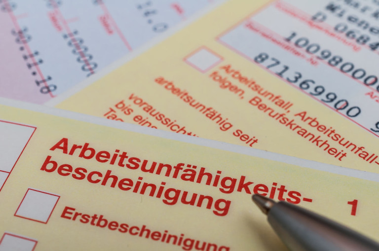 Arbeitsrecht Rechtsanwalt Rechte bei Krankschreibung vom Fachmann erklärt