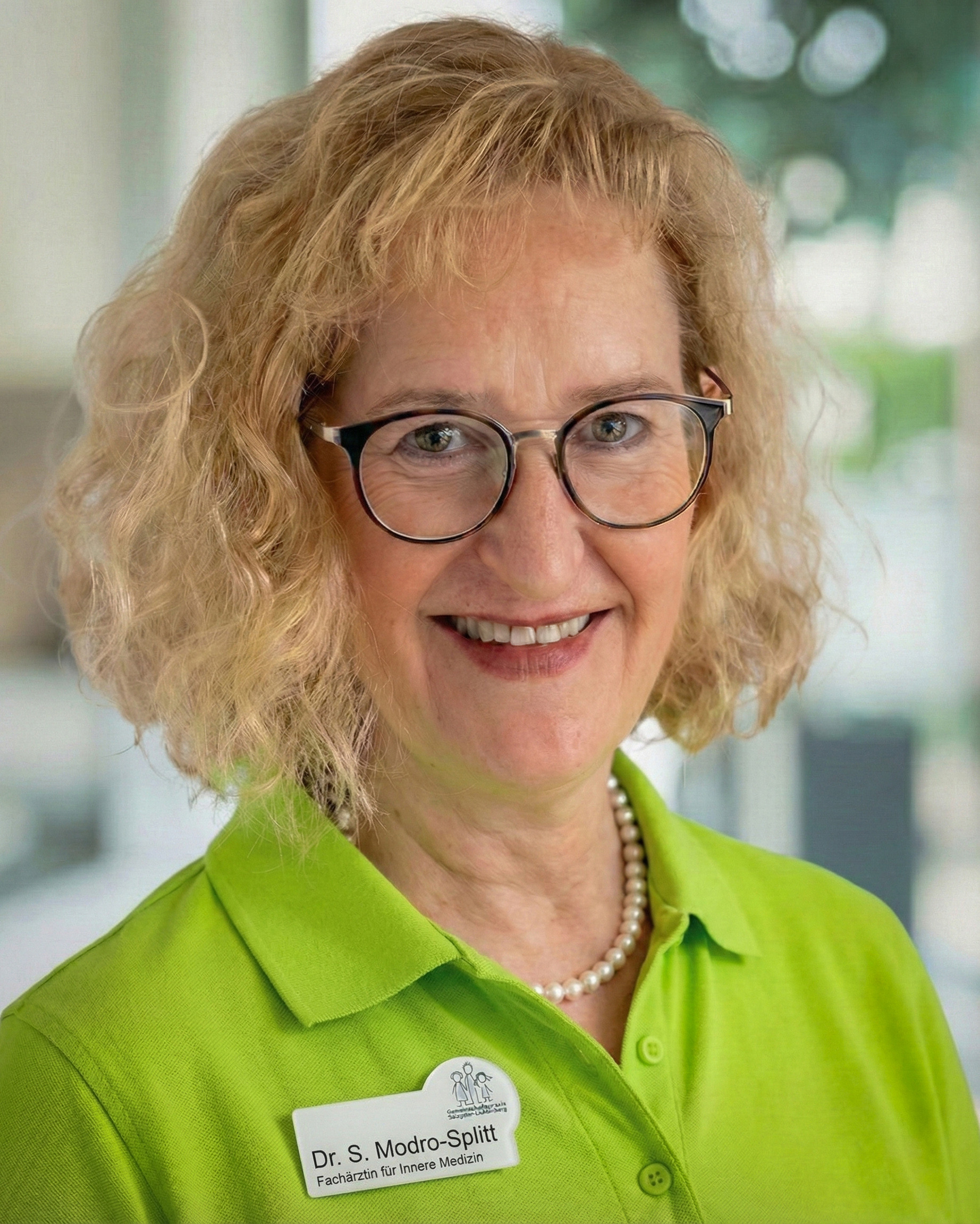Praxisinhaberin Dr. S. Modro-Splitt, Fachärztin für Innere Medizin (hausärztliche Versorgung), Rettungsmedizin, Palliativmedizin, Akupunktur
