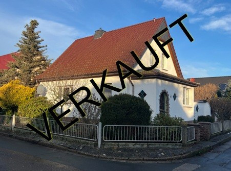 Verkauftes Einfamilienhaus in Zörbig Lerchenweg mit Vorgarten und rotem Dach