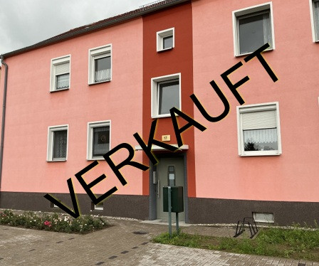 Verkauftes Mehrfamilienhaus in Wolfen, Geschwister-Scholl-Straße, Vorderansicht des Gebäudes