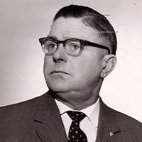 Eduard Stolberg - Historisches Porträt Porträt von Eduard Stolberg in Anzug und Krawatte